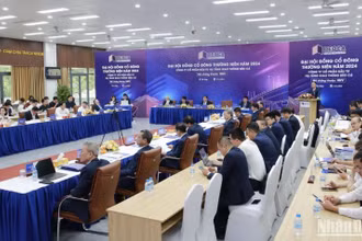 Các cổ đông HHV tham gia Đại hội đồng cổ đông thường niên năm 2024.