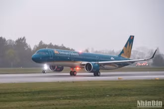 Trong ngày 18/7, Vietnam Airlines hủy và lùi giờ nhiều chuyến bay đến và đi từ Hải Phòng do bão số 1.