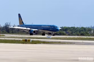 Vietnam Airlines phải lùi giờ khai thác nhiều chuyến bay trong ngày 17/7 do ảnh hưởng bão Talim.