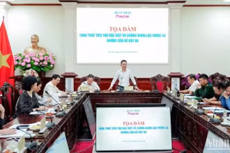Toàn cảnh tọa đàm “Tăng thuế tiêu thụ đặc biệt và chống buôn lậu thuốc lá - những vấn đề đặt ra” tổ chức mới đây tại Hà Nội.