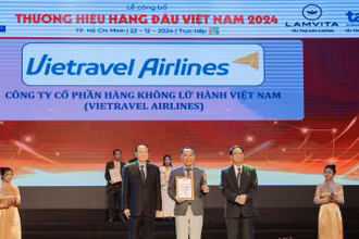 Vinh danh Vietravel Airlines ở hạng mục là “Top 10 Thương hiệu hàng đầu Việt Nam 2024”.