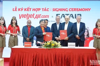 Hãng hàng không Vietjet và Công ty Satair (thuộc Tập đoàn Airbus) ký thỏa thuận dài hạn về sử dụng dịch vụ vật tư tích hợp (IMS), cung ứng vật tư toàn diện cho toàn bộ đội bay Airbus A320 và A330 của Vietjet.