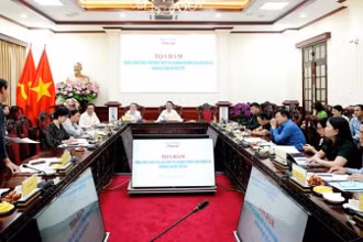 Các đại biểu tham dự tọa đàm.