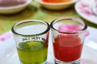 Hạn chế ngộ độc rượu, ngành chức năng Cà Mau khuyến cáo nhân dân không nên sử dụng rượu, bia không rõ nguồn gốc, xuất xứ.