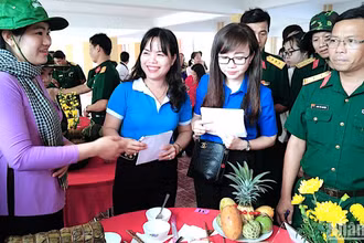 Phụ nữ Cà Mau không chỉ phát huy tốt vai trò ở gia đình mà còn đảm nhận nhiều vị trí quan trọng trong cấp ủy, chính quyền các cấp tại địa phương. 