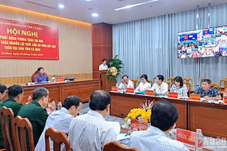 Cà Mau hội nghị phát động phong trào thi đua chống khai thác nguồn lợi thủy sản có tính chất hủy diệt.
