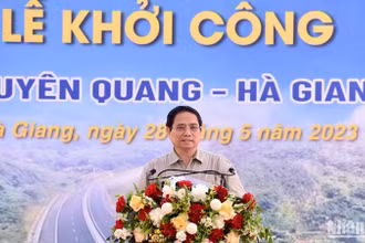 Thủ tướng Phạm Minh Chính phát biểu ý kiến tại Lễ khởi công. (Ảnh: Trần Hải)