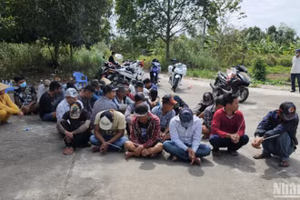 30 đối tượng bị bắt giữ tại hiện trường.