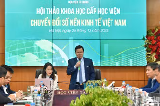 PGS,TS Nguyễn Mạnh Thiều, Phó Giám đốc Học viện Tài chính, phát biểu đề dẫn hội thảo.