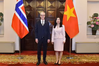 Thứ trưởng Ngoại giao Lê Thị Thu Hằng và Quốc Vụ khanh Ngoại giao Na Uy Erling Rimestad đã đồng chủ trì Tham vấn chính trị lần thứ 9 giữa Bộ Ngoại giao Việt Nam và Bộ Ngoại giao Na Uy.