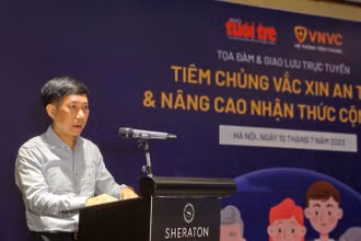 Ông Lê Việt Dũng, Phó Cục trưởng Cục Quản lý Dược ( Bộ Y tế) phát biểu tại tọa đàm.