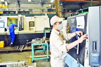 Lao động tại Công ty Tomeco An Khang. Ảnh: ĐĂNG ANH