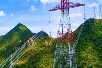 Lắp đặt Đường dây 500kV mạch 3 Quảng Trạch (Quảng Bình) - Phố Nối (Hưng Yên)