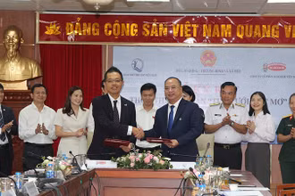 Ký thỏa thuận thực hiện dự án “Thả lưới ước mơ”. (Ảnh: NFVC)