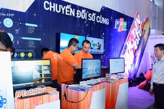 Khách thăm quan tại Diễn đàn công nghệ FPT Techday.