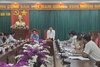 Quang cảnh buổi làm việc.