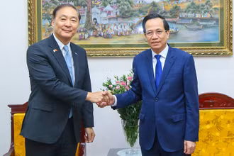 Bộ trưởng Lao động-Thương binh và Xã hội Đào Ngọc Dung tiếp Chủ tịch Cơ quan Hợp tác quốc tế Hàn Quốc. (Ảnh: Molisa)