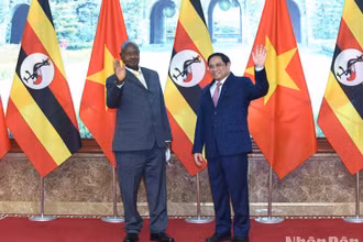 Thủ tướng Phạm Minh Chính và Tổng thống nước Cộng hòa Uganda Yoweri Kaguta Museveni.
