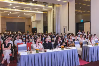 Sự kiện thu hút gần 300 học sinh, sinh viên và phụ huynh tham dự. (ẢNH: BAN TỔ CHỨC)