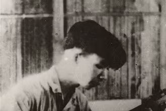 Nhạc sĩ Văn Cao năm 1947. Ảnh: Trần Văn Lưu. (Nguồn: Trung tâm Lưu trữ quốc gia III, Phông Nhạc sĩ Văn Cao)