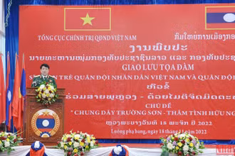 Đại tướng Lương Cường phát biểu tại buổi giao lưu. (Ảnh: Trịnh Dũng)