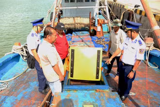 Tàu chở 90.000 lít dầu DO không rõ nguồn gốc.