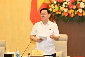 Chủ tịch Quốc hội Vương Đình Huệ tại cuộc họp giao ban giữa lãnh đạo Quốc hội với Thường trực Hội đồng Dân tộc và các cơ quan của Quốc hội về đánh giá kết quả công tác 6 tháng đầu năm. (Ảnh: Duy Linh)