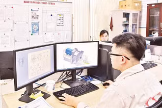 Ứng dụng công nghệ thông tin trong thiết kế các sản phẩm quạt công nghiệp tại Công ty Tomeco An Khang. (Ảnh: ĐĂNG DUY)