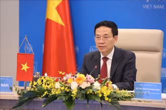 Ủy viên Trung ương Đảng, Phó Trưởng Ban Tuyên giáo Trung ương, Bộ trưởng Thông tin và Truyền thông Nguyễn Mạnh Hùng. (Ảnh: TTXVN)