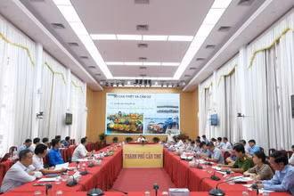 Quang cảnh cuộc họp.