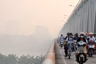 Khu vực Hà Nội có mưa nhỏ vài nơi, sáng sớm có sương mù và sương mù nhẹ, trưa chiều hửng nắng. (Ảnh minh họa)