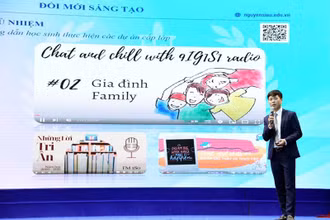 Thầy Nguyễn Văn Ninh giới thiệu về một ứng dụng để tăng cường quản lý và kết nối với học sinh trong lớp do thầy làm chủ nhiệm.