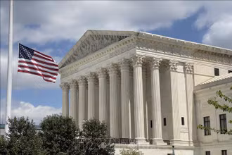 Quang cảnh bên ngoài Toà án Tối cao Mỹ ở Washington DC. Ảnh tư liệu: AFP/TTXVN