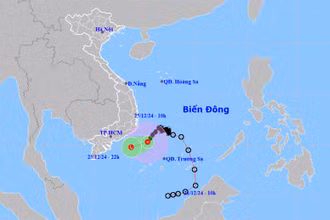 Vị trí và hướng di chuyển của áp thấp nhiệt đới (suy yếu từ bão số 10). 