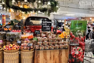 Vải tươi từ Lục Ngạn, Bắc Giang được bày bán tại siêu thị Gourmet Market ở Bangkok. (Ảnh: XUÂN SƠN) 