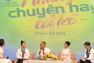 Các đại biểu trao đổi về giải pháp tiết kiệm điện tại chương trình.