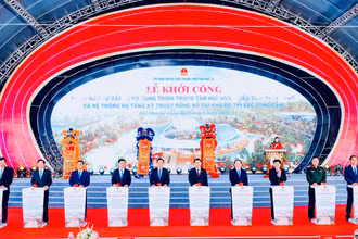 Chủ tịch Quốc hội Vương Đình Huệ cùng lãnh đạo Chính phủ, các bộ, ngành và thành phố Hải Phòng nhấn nút khởi công công trình Trung tâm Hội nghị-biểu diễn thành phố Hải Phòng.