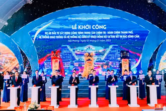 Đồng chí Võ Văn Thưởng cùng các đại biểu nhấn nút khởi công Dự án đầu tư xây dựng Trung tâm Chính trị-Hành chính thành phố Hải Phòng.