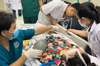 Cấp cứu bệnh nhân bị ngộ độc khí CO tại Viện Y học Biển Việt Nam.