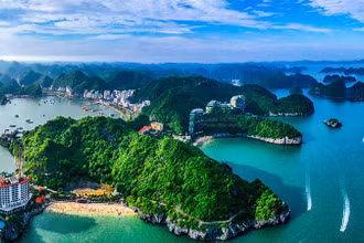 Quần đảo Cát Bà cùng với Vịnh Hạ Long được UNESCO công nhận là Di sản thiên nhiên thế giới.