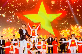 Chương trình "Giai điệu tự hào" sôi động tại Quảng trường Nhà hát thành phố Hải Phòng.