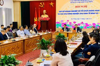 Quang cảnh gặp gỡ các doanh nghiệp có tổ chức Đảng hoạt động tại các khu công nghiệp, Khu Kinh tế Hải Phòng.