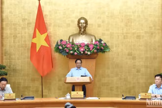 Thủ tướng Phạm Minh Chính chủ trì phiên họp Chính phủ về xây dựng pháp luật. (Ảnh: TRẦN HẢI) 
