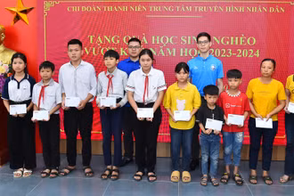 [Ảnh] Đoàn Thanh niên Báo Nhân Dân hướng về quê Bác với nhiều hành động ý nghĩa, thiết thực