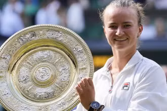 Krejcikova xuất sắc lên ngôi vô địch Wimbledon 2024. (Ảnh: Getty)