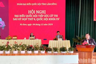 Đồng chí Phan Đình Trạc và các đại biểu Quốc hội khóa XV tỉnh Lâm Đồng tiếp xúc cử tri tại xã Ka Đơn, huyện Đơn Dương.