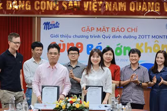 Lễ ký kết giữa Quỹ Bảo trợ trẻ em Việt Nam và nhãn hàng.