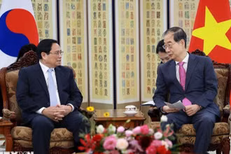 Thủ tướng Phạm Minh Chính hội đàm với Thủ tướng Hàn Quốc Han Duck Soo, ngày 2/7/2024.(Ảnh: TTXVN)