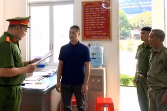 Cơ quan điều tra thi hành quyết định khởi tố bị can, lệnh bắt tạm giam đối với Nguyễn Quốc Vy Liêm.