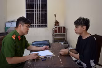 Cơ quan Cảnh sát điều tra Công an tỉnh Hưng Yên bắt giữ đối tượng trong vụ án cướp tài sản.